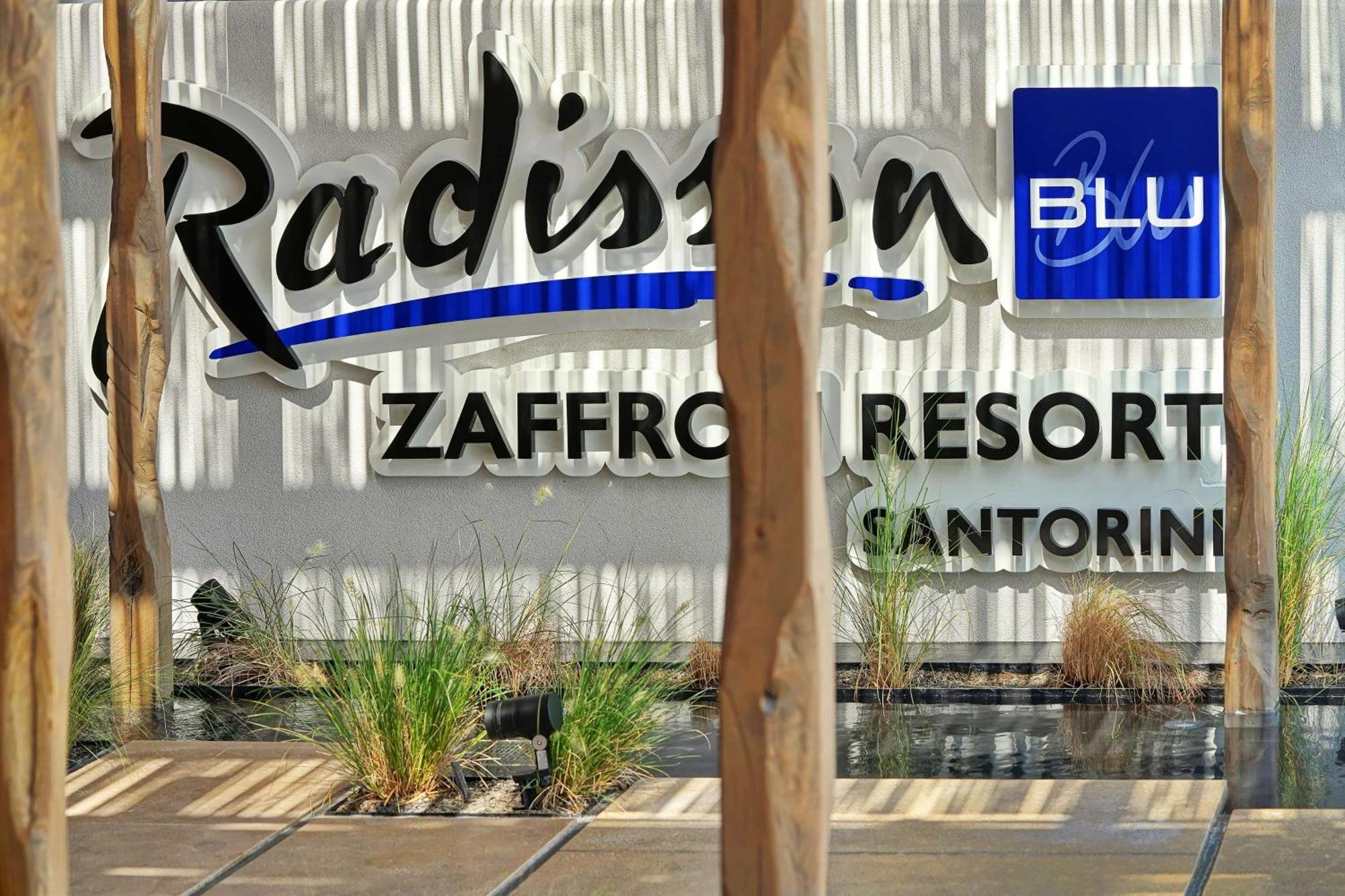 Radisson Blu Zaffron Resort, Santorini (Adults Only) Kamári Dış mekan fotoğraf